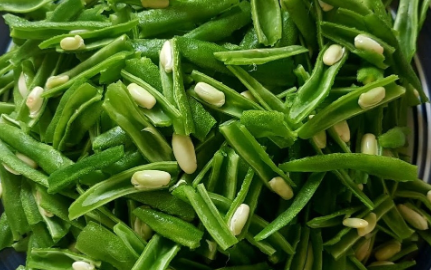 Ghevda (Green Beans) Hand-Pluck